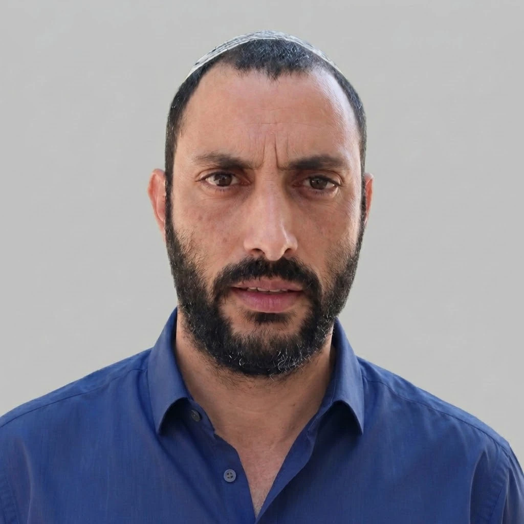 Dr. Eyal Magory